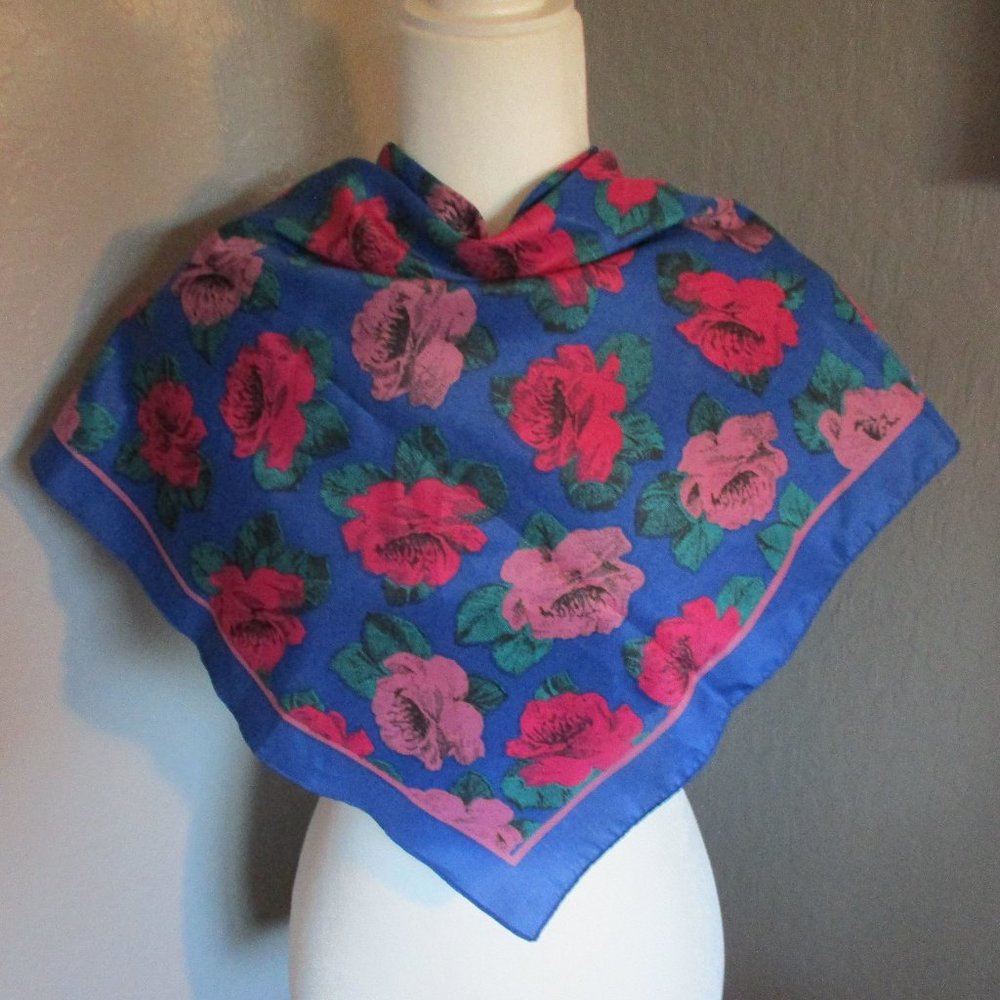 **2/12$** Mauve rose scarf